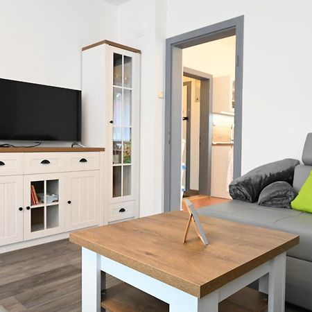 Rodinny Apartman U Broumovskeho Namesti Bagian luar foto